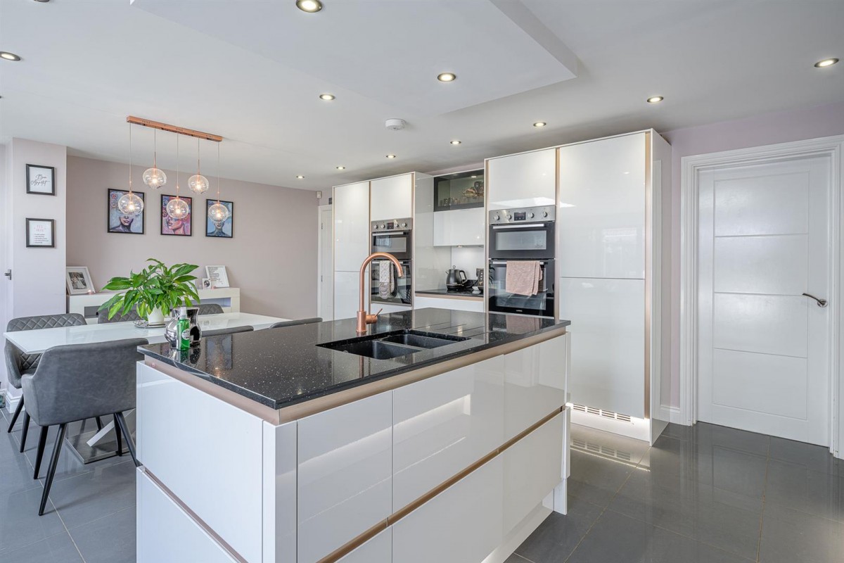 Copper Beech Drive, Kingswinford, DY6 7RX