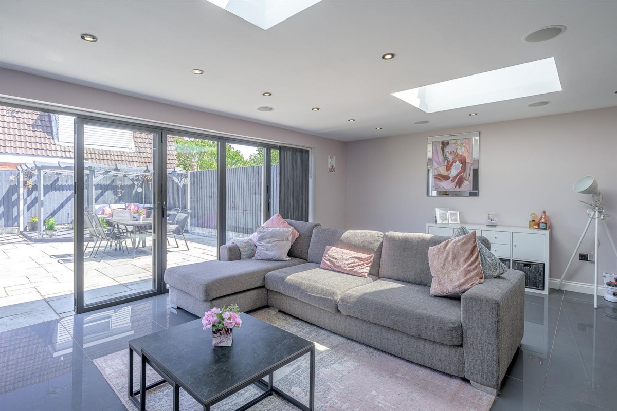 Copper Beech Drive, Kingswinford, DY6 7RX