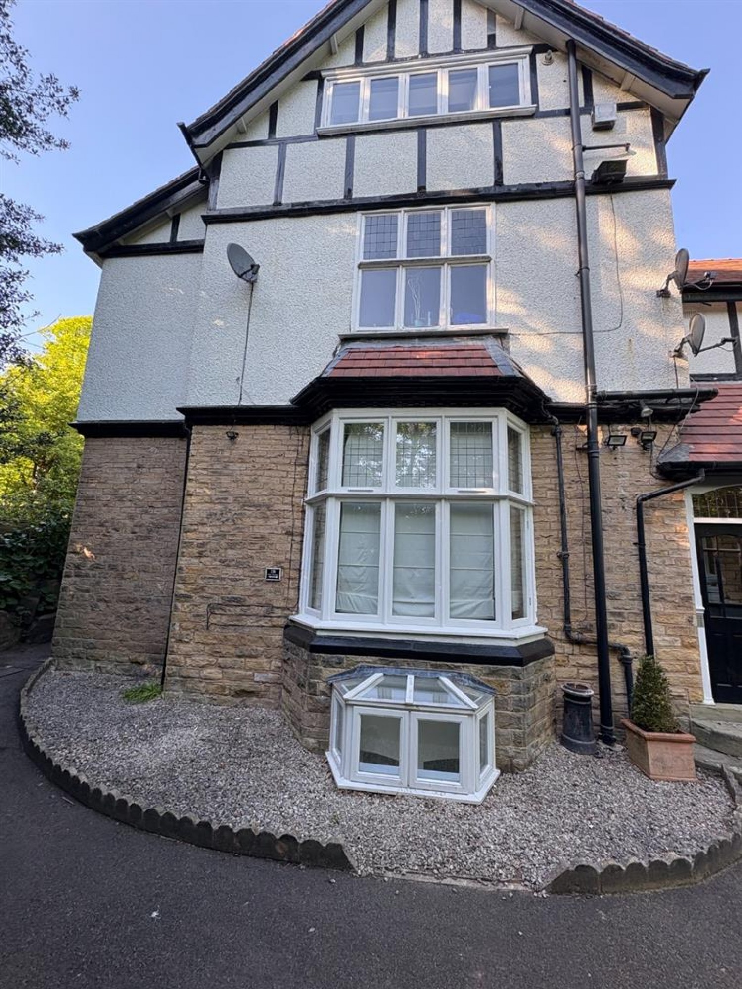 4 bedroom Flat to let in Park Avenue, Endcliffe, Sheffield