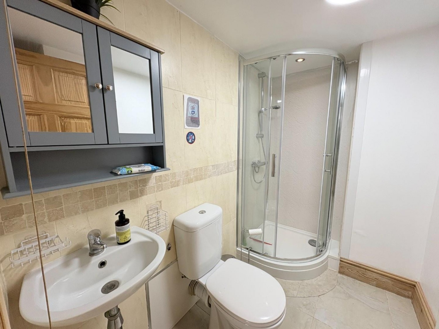 4 bedroom Flat to let in Park Avenue, Endcliffe, Sheffield