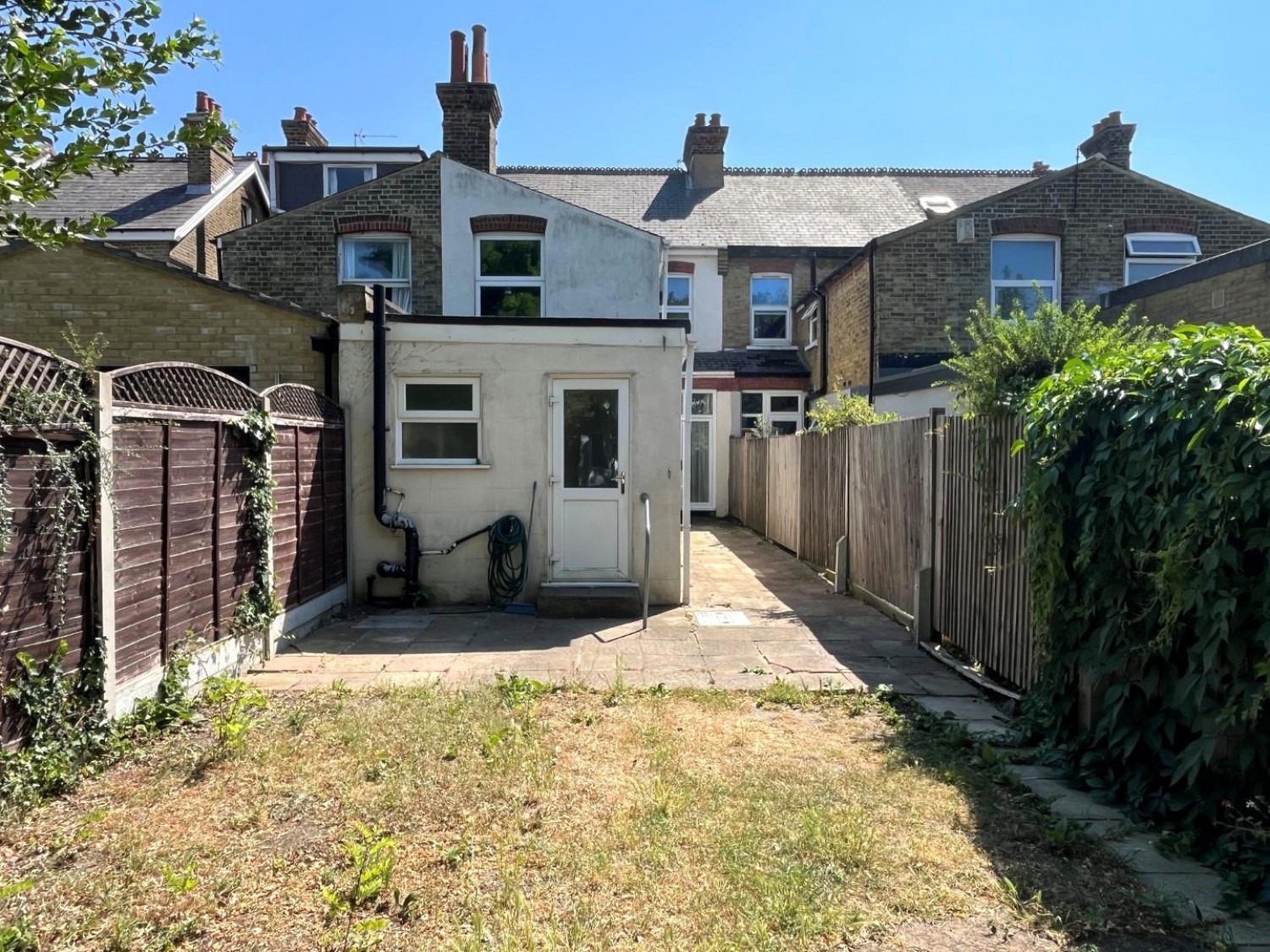 4 bedroom House for sale in Old Road West, Gravesend, DA11