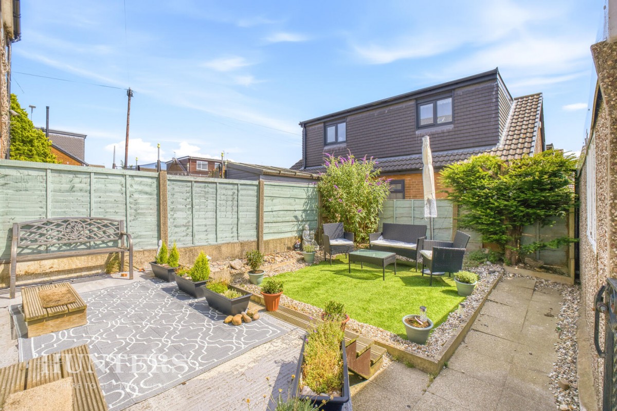 Pennine Drive, Milnrow, OL16 3HL