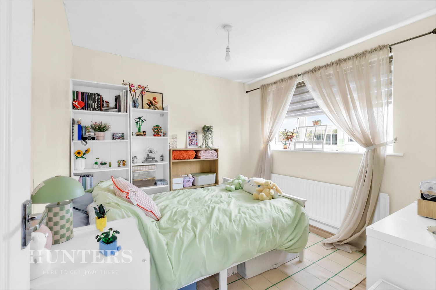 3 bedroom House for sale in Pennine Drive, Milnrow, OL16 3HL