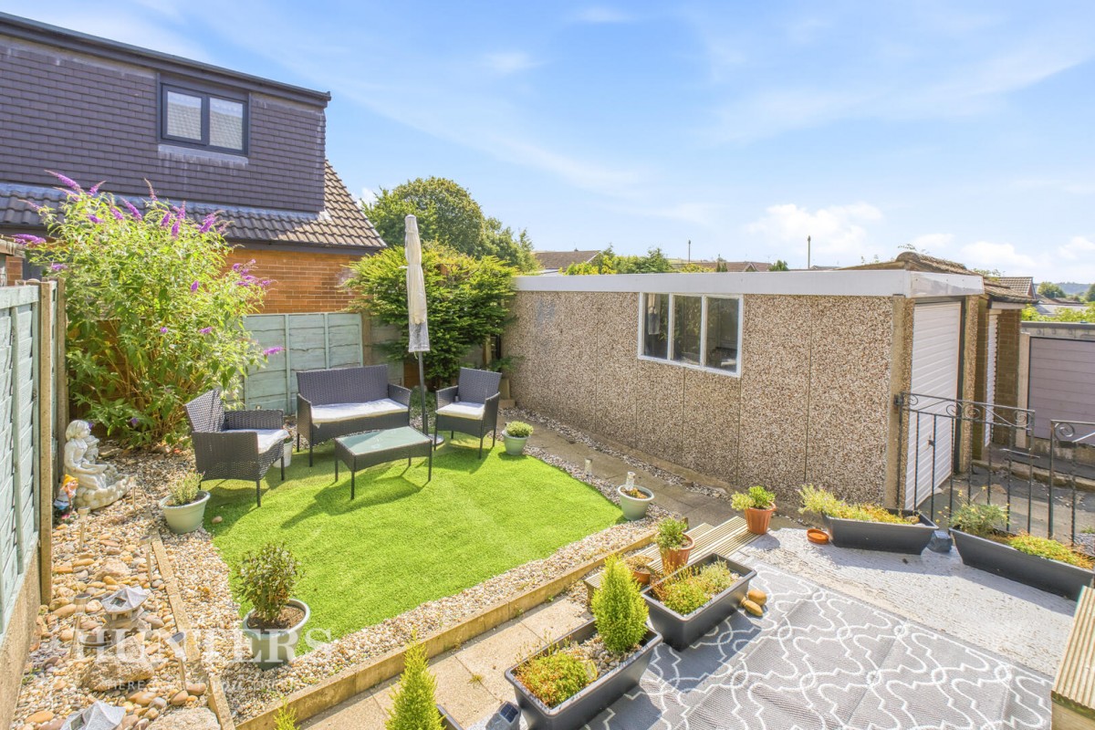 Pennine Drive, Milnrow, OL16 3HL