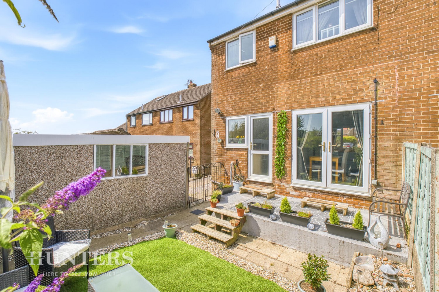 3 bedroom House for sale in Pennine Drive, Milnrow, OL16 3HL