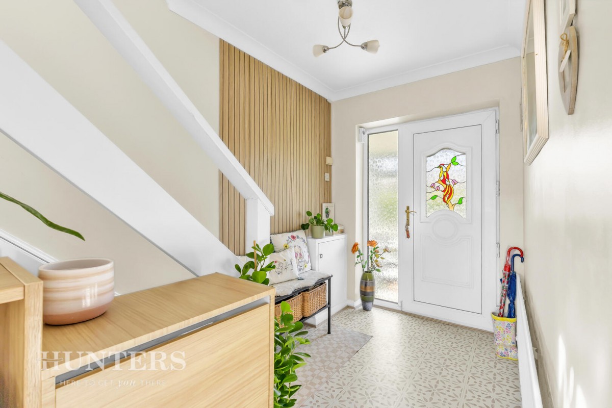 Pennine Drive, Milnrow, OL16 3HL