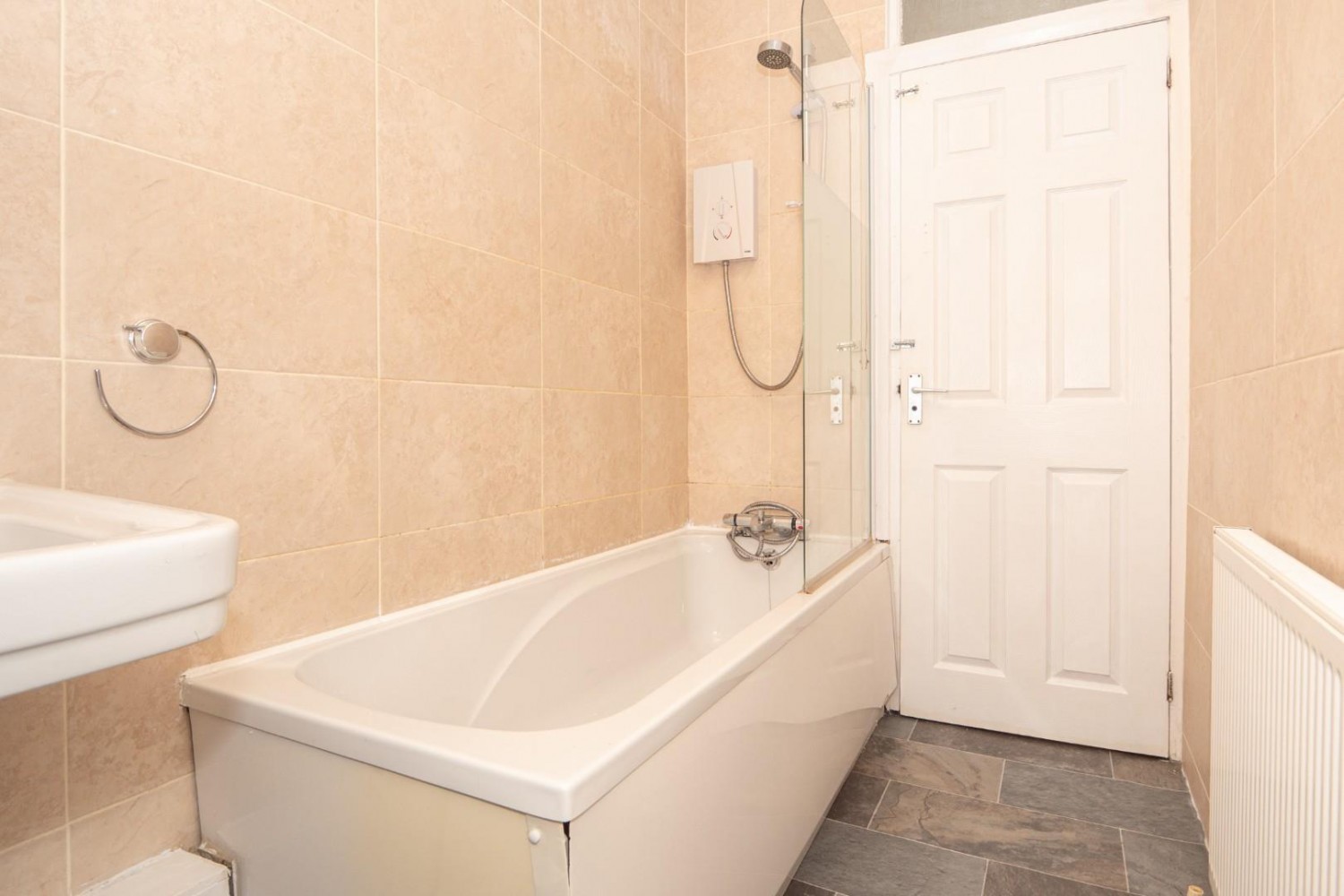 4 bedroom House to let in Pembroke Road, Pudsey