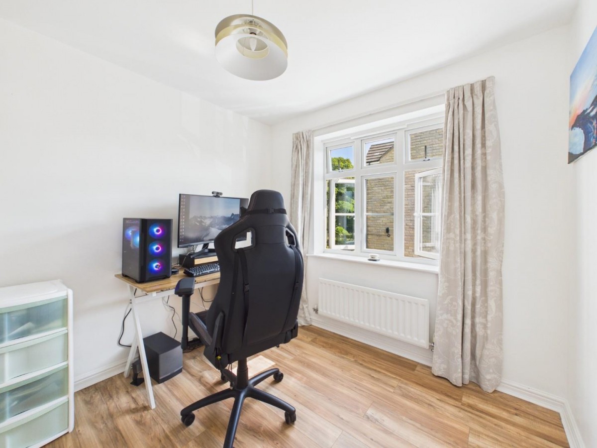 Odile Mews, Bingley