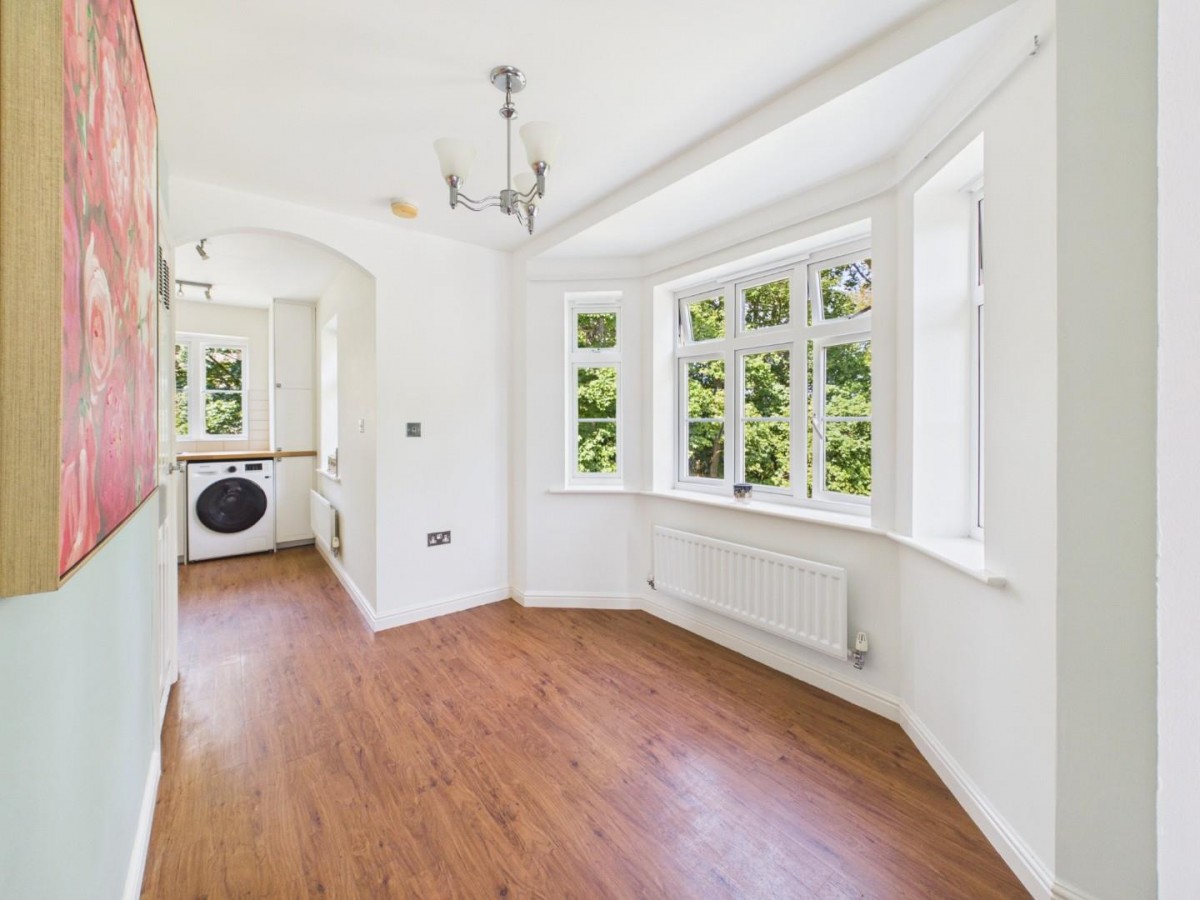 Odile Mews, Bingley