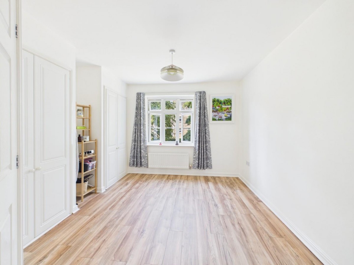 Odile Mews, Bingley