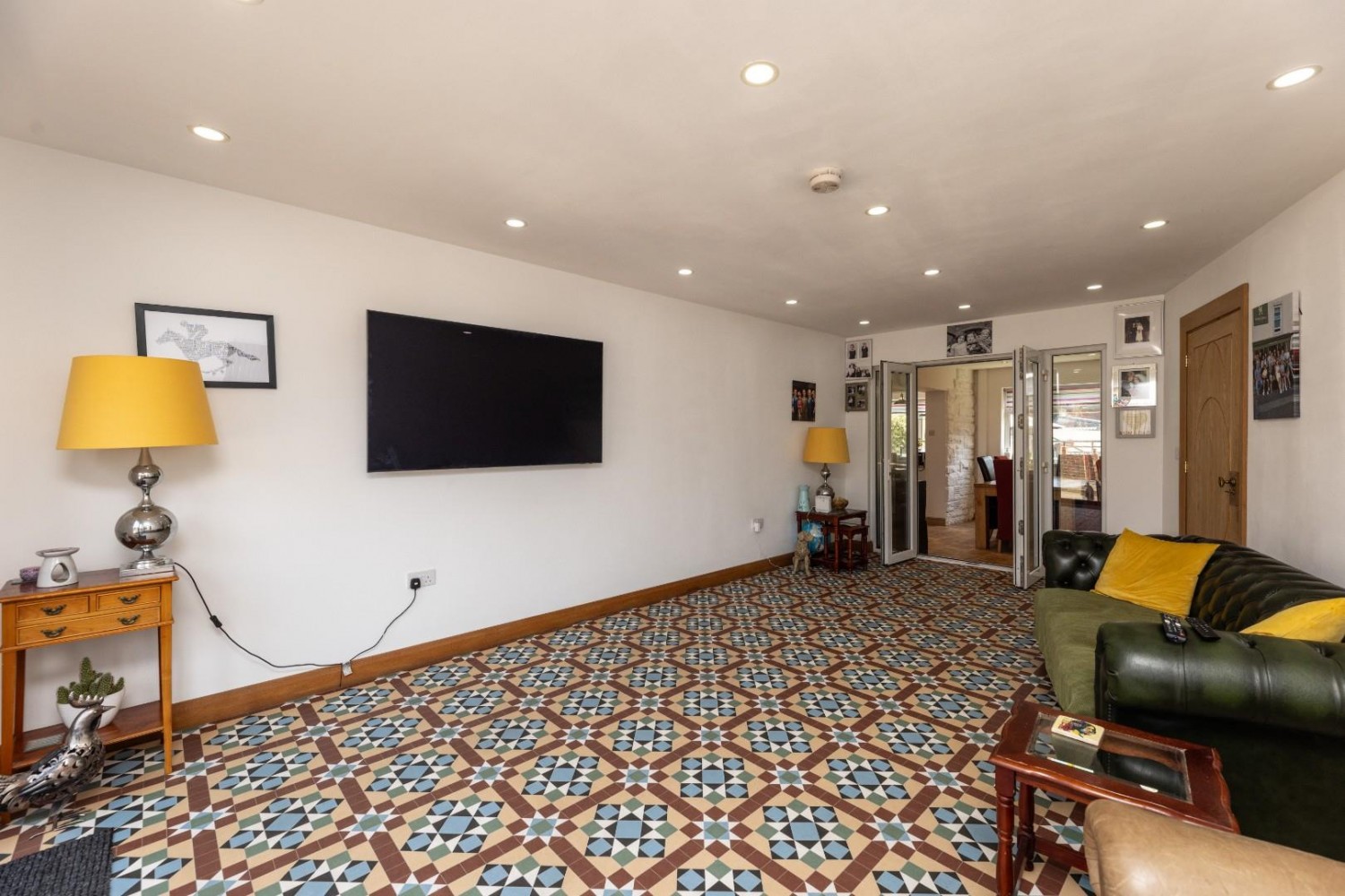 5 bedroom Bungalow for sale in Womersley Road, Knottingley