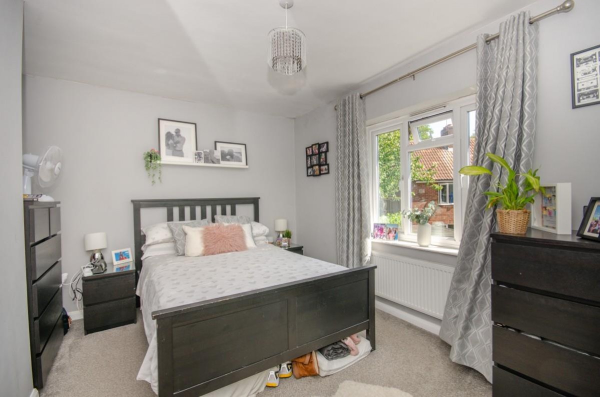 Long Road, Mangotsfield, Bristol, BS16 9HW