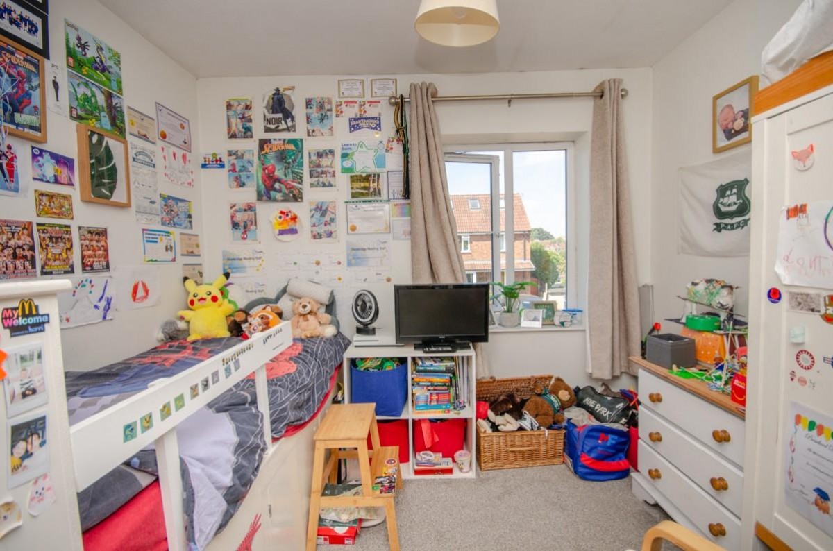 Long Road, Mangotsfield, Bristol, BS16 9HW