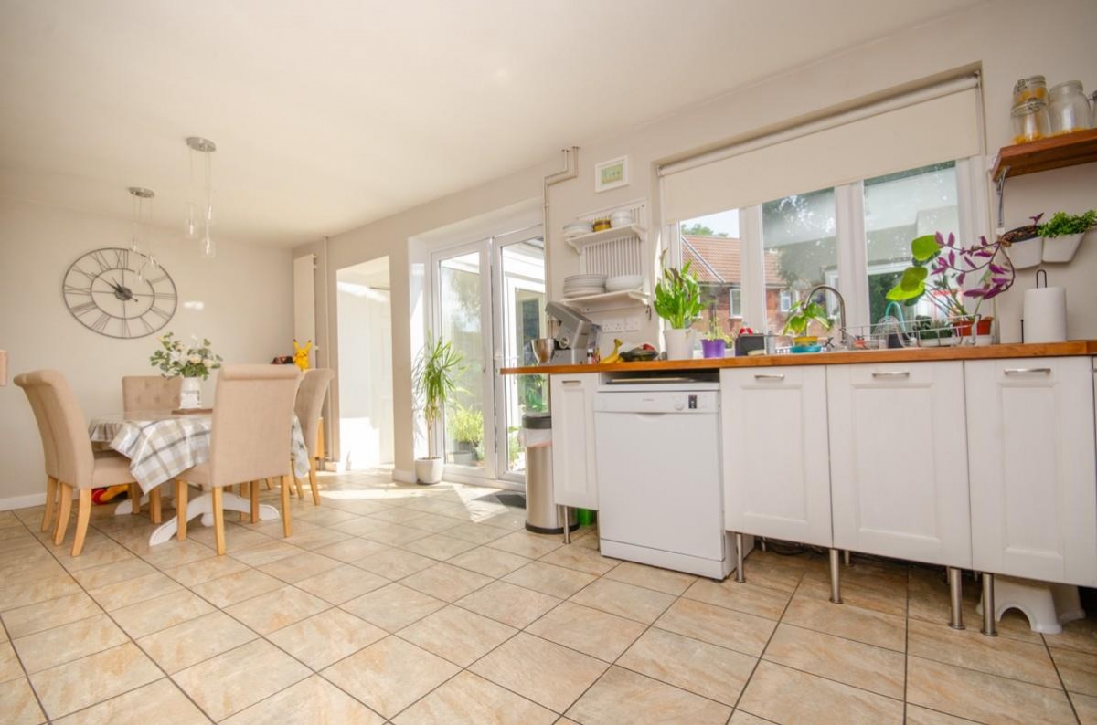 Long Road, Mangotsfield, Bristol, BS16 9HW