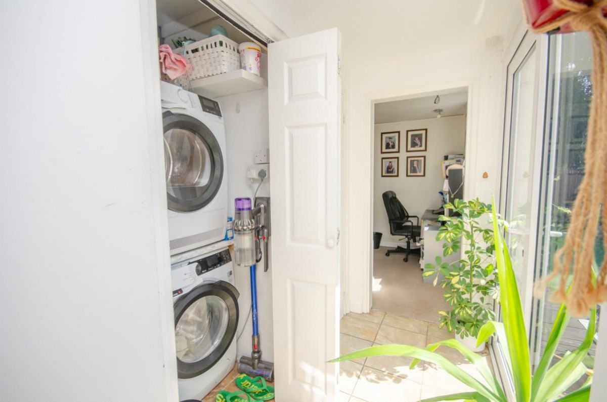 Long Road, Mangotsfield, Bristol, BS16 9HW