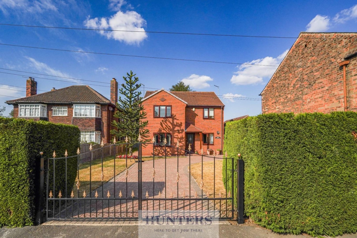 4 bedroom House for sale in Hirst Road, Chapel Haddlesey, Selby