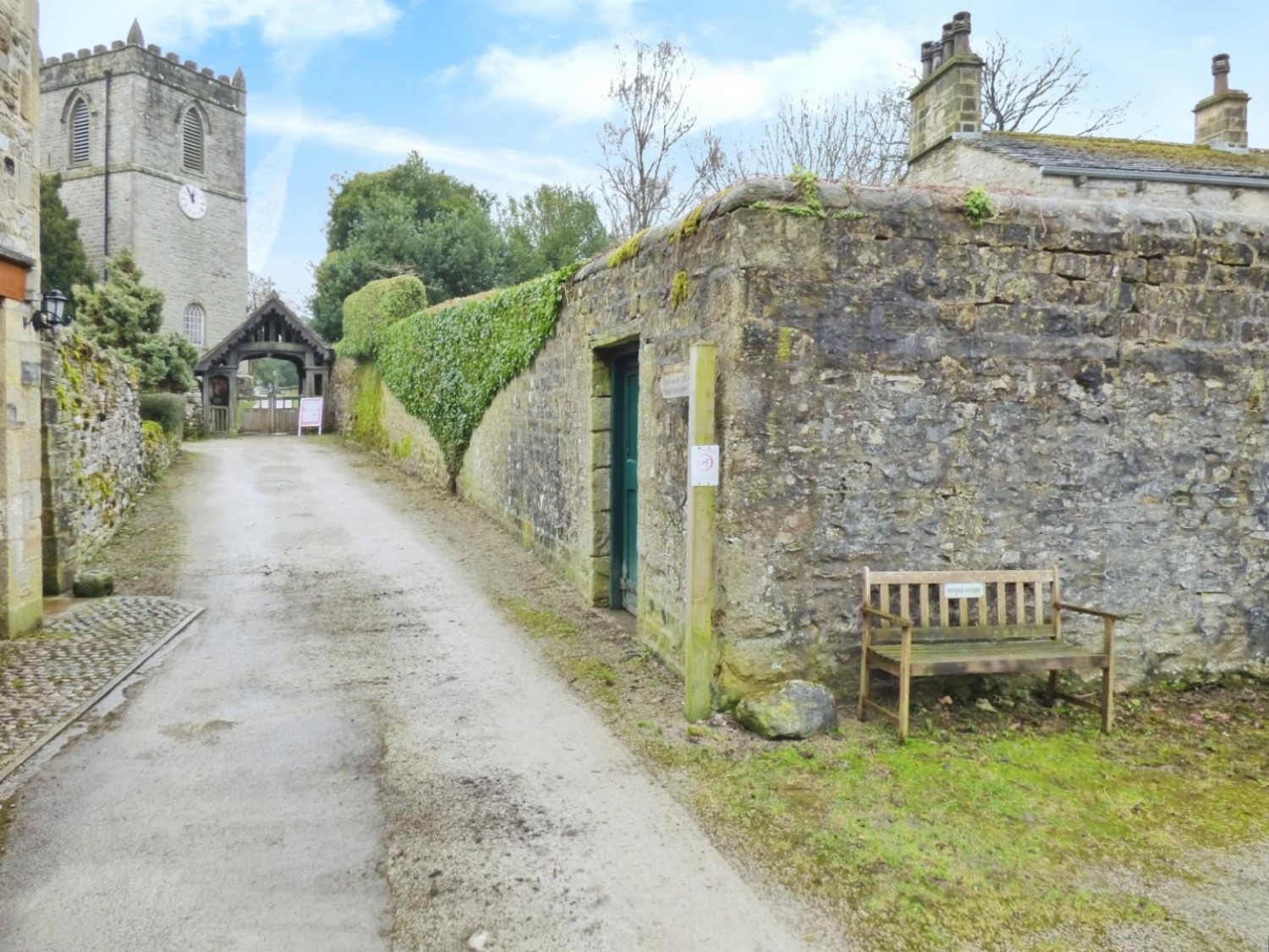 3 bedroom House for sale in Bridge House, The Green, Kettlewell