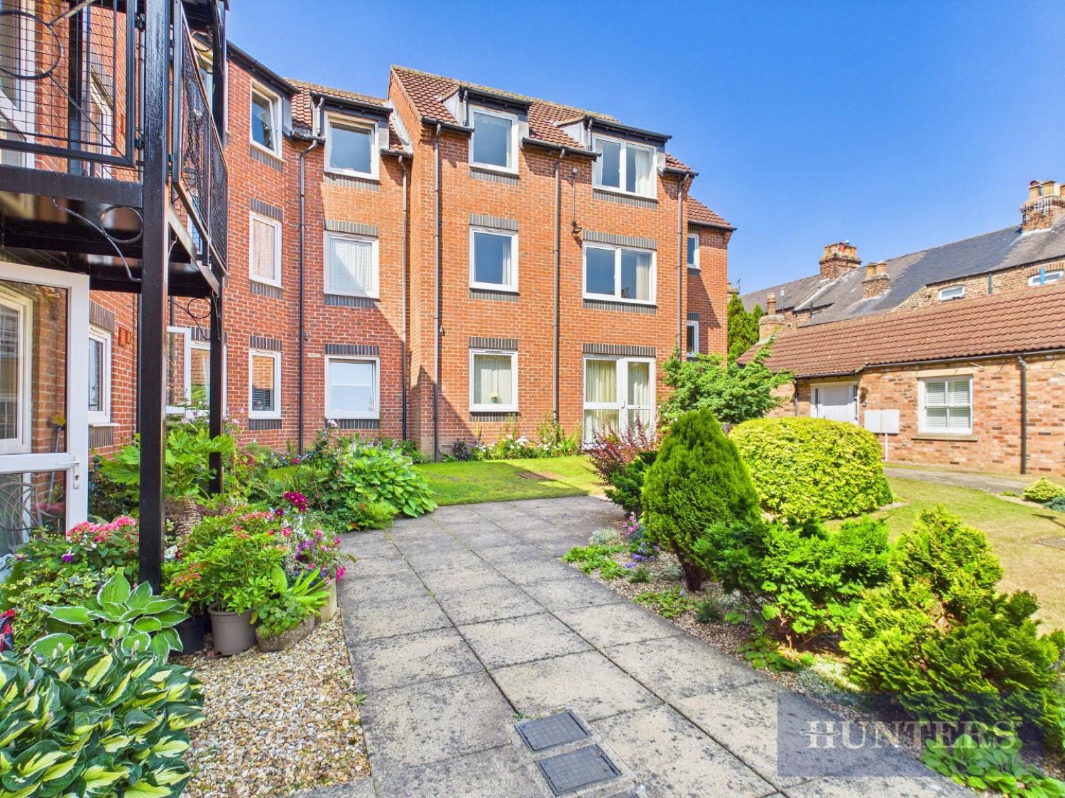 1 bedroom Flat for sale in Strawberry Court, Scarborough