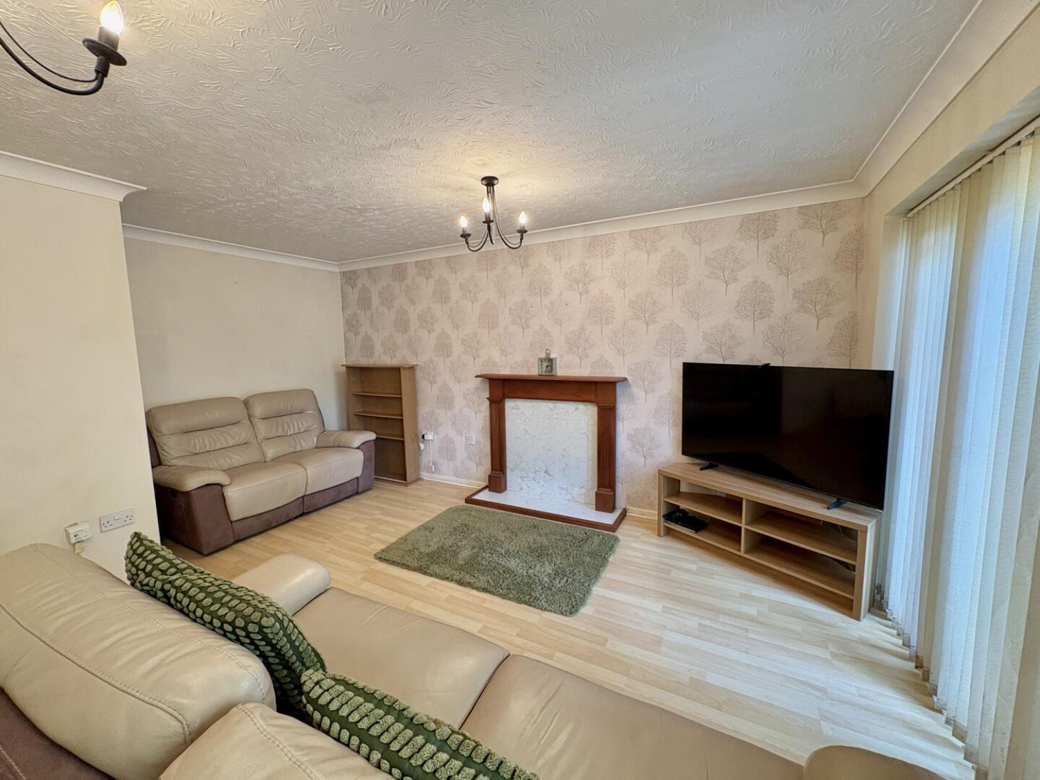 3 bedroom House to let in Regal Close, Tamworth, Staffordshire