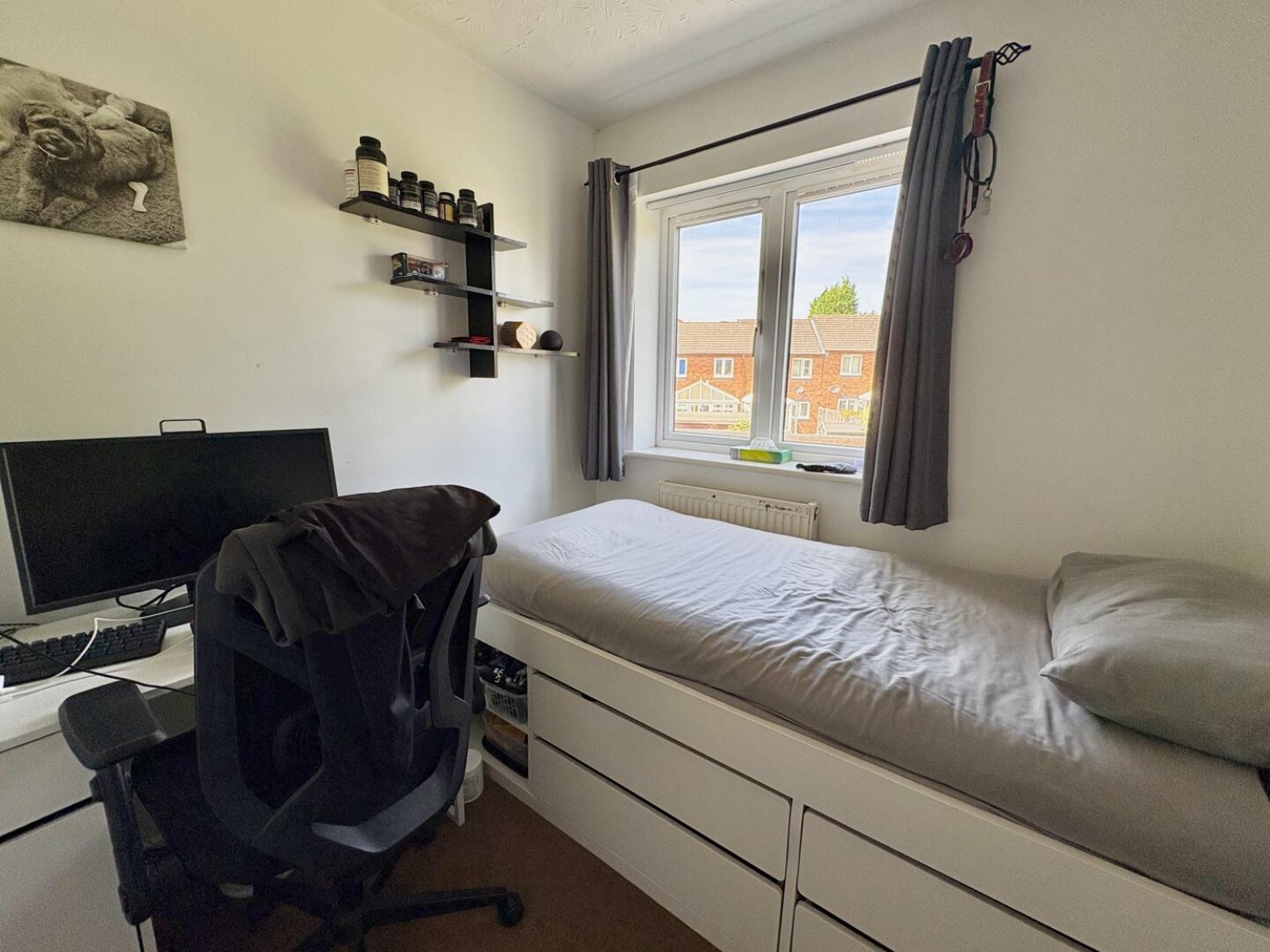 3 bedroom House to let in Regal Close, Tamworth, Staffordshire