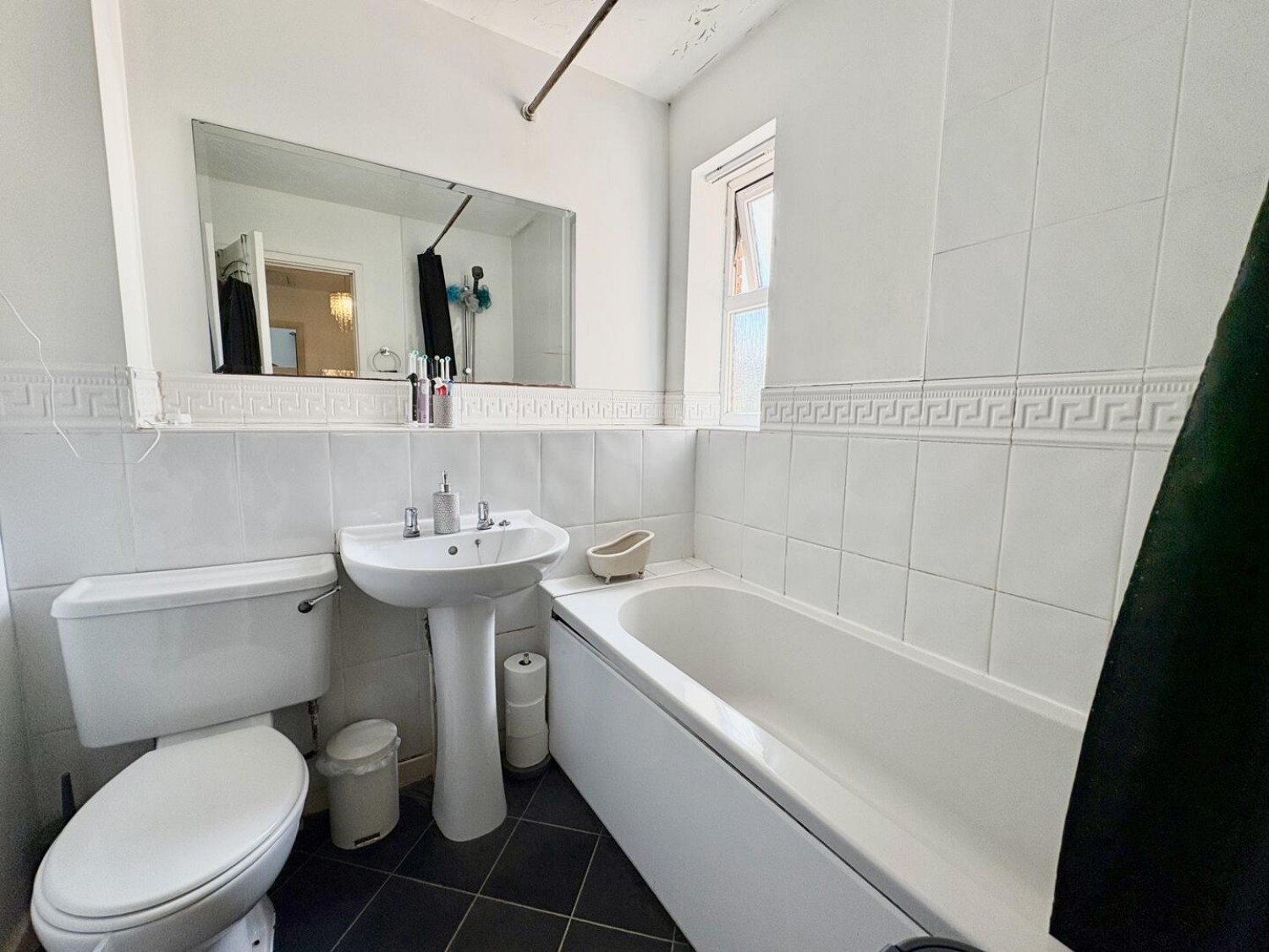 3 bedroom House to let in Regal Close, Tamworth, Staffordshire