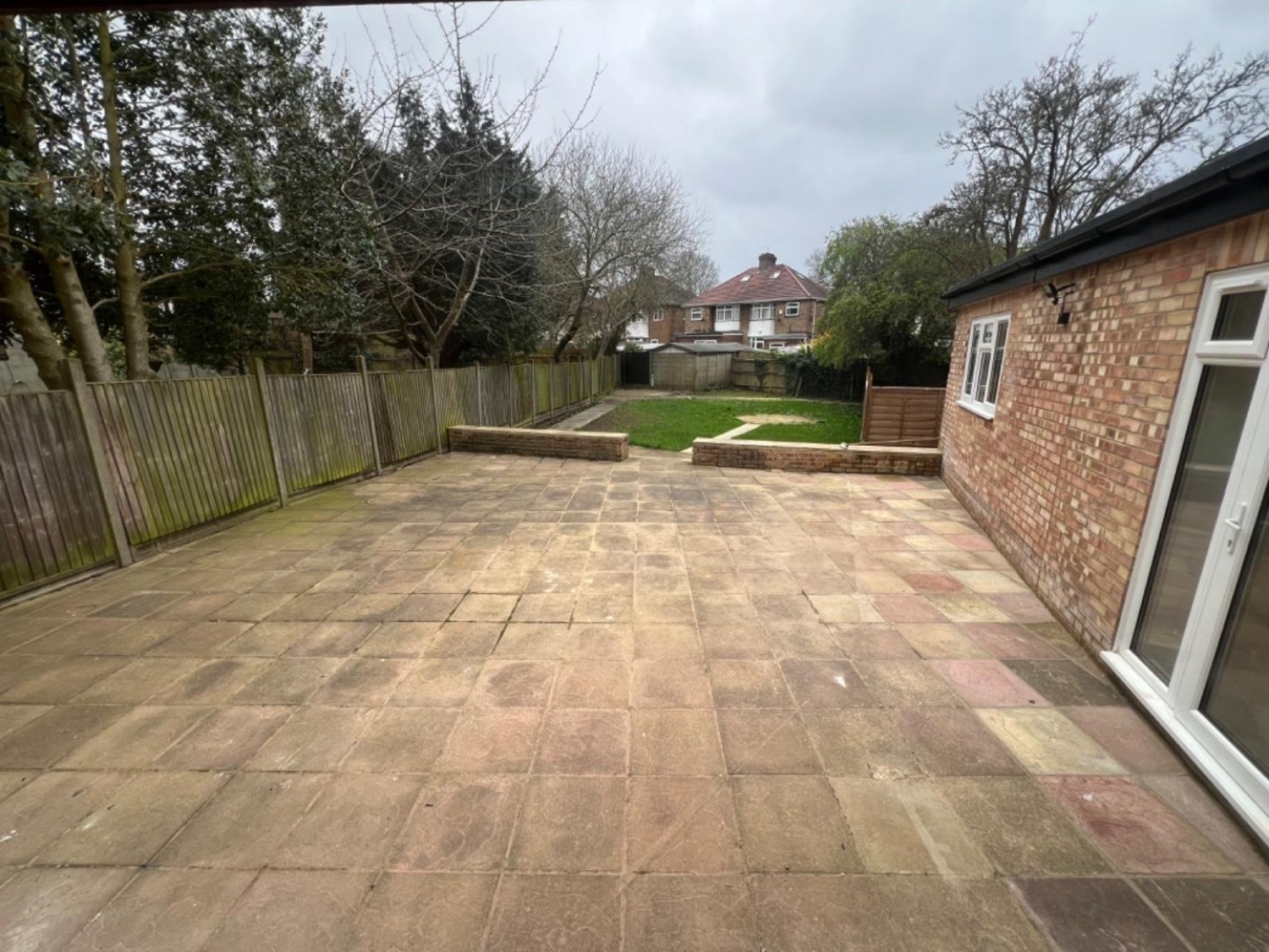 1 bedroom Flat to let in Milford Gardens, Edgware