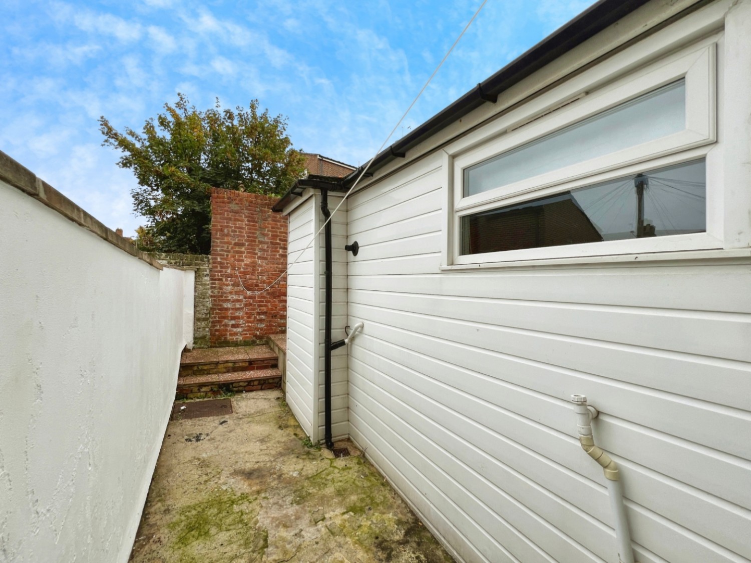 4 bedroom House to let in Darby Place, Folkestone