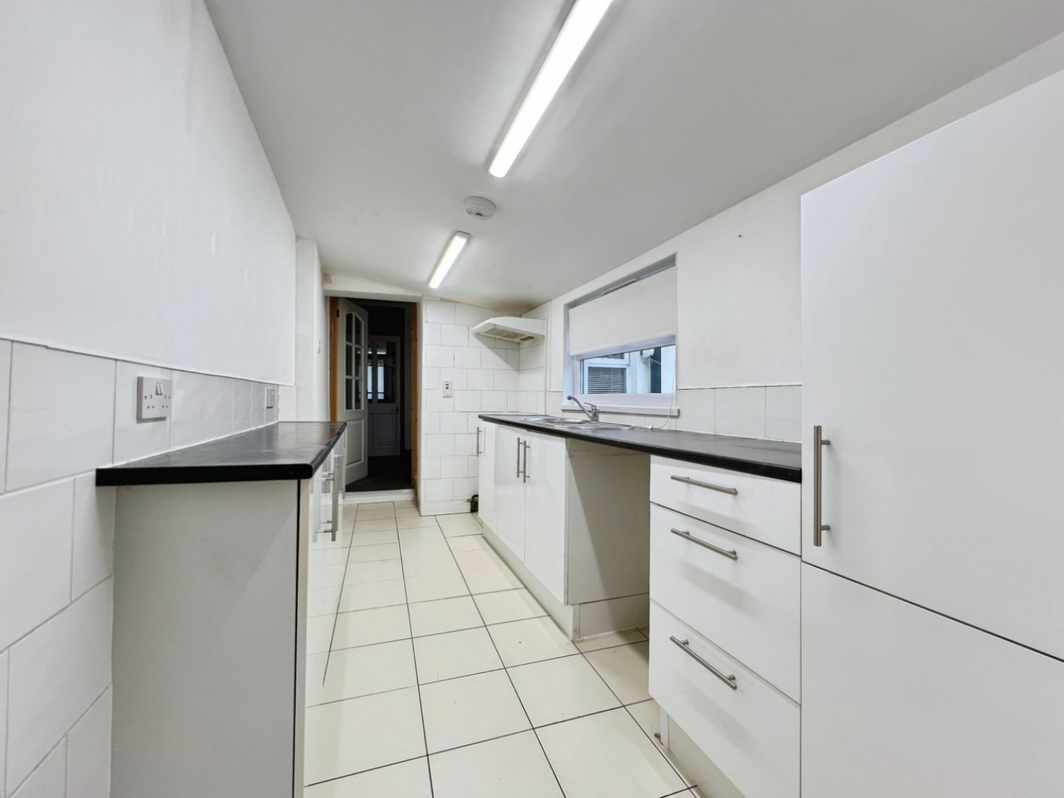 4 bedroom House to let in Darby Place, Folkestone