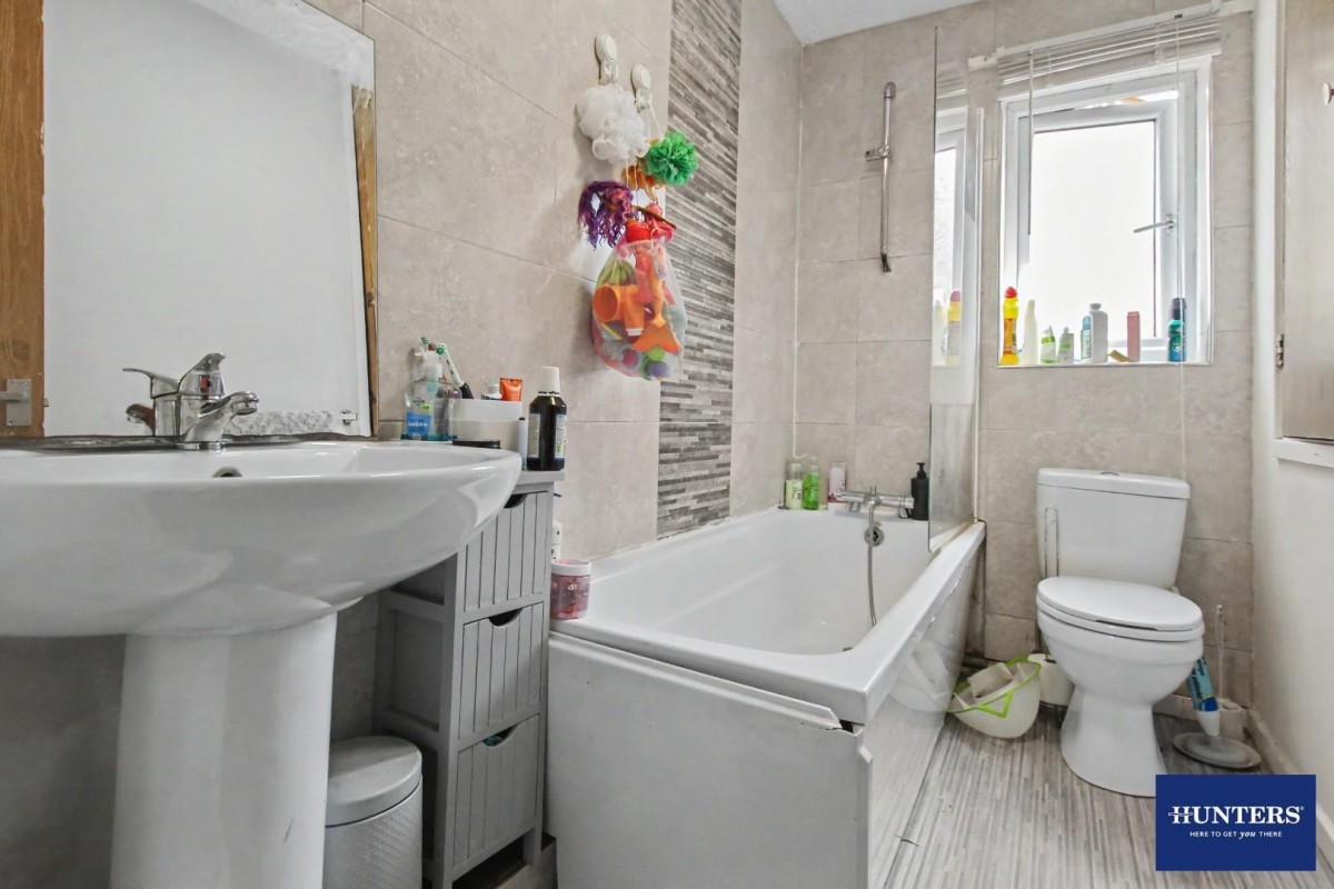 Vivien Road Bradford, BD8 0PH