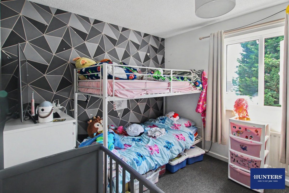 Vivien Road Bradford, BD8 0PH