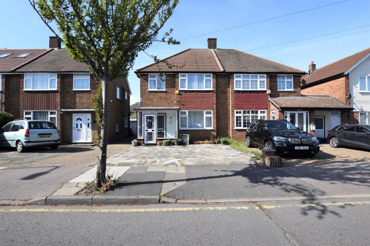 3 bedroom House to let in Tendring Way, Chadwell Heath, RM6
