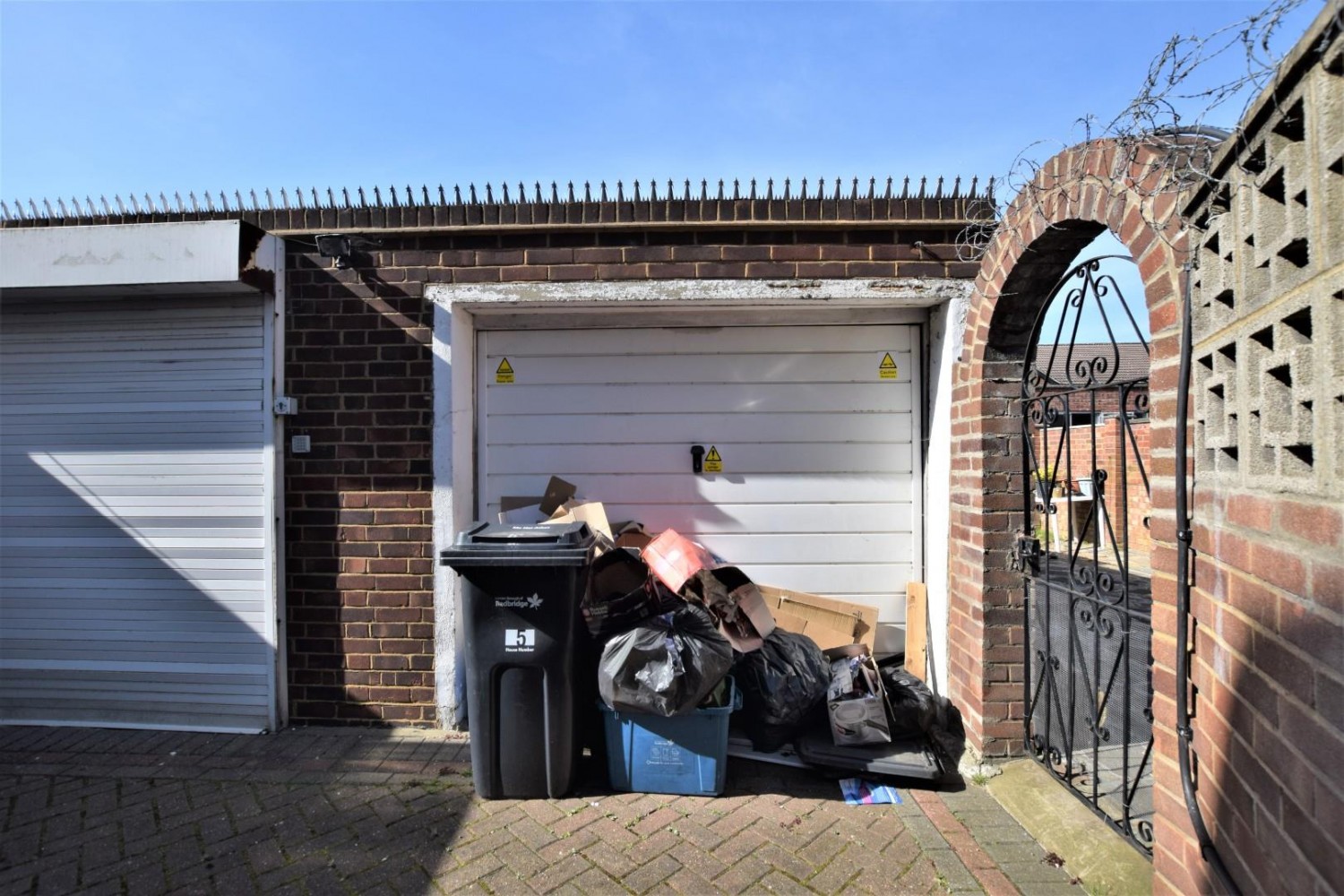 3 bedroom House to let in Tendring Way, Chadwell Heath, RM6