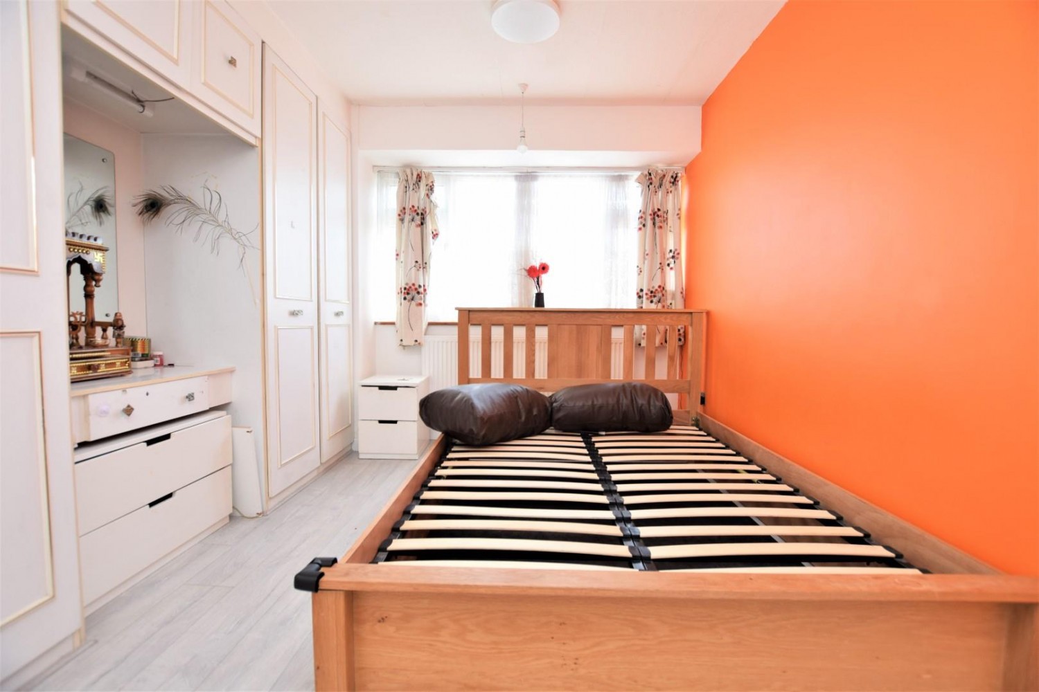 3 bedroom House to let in Tendring Way, Chadwell Heath, RM6