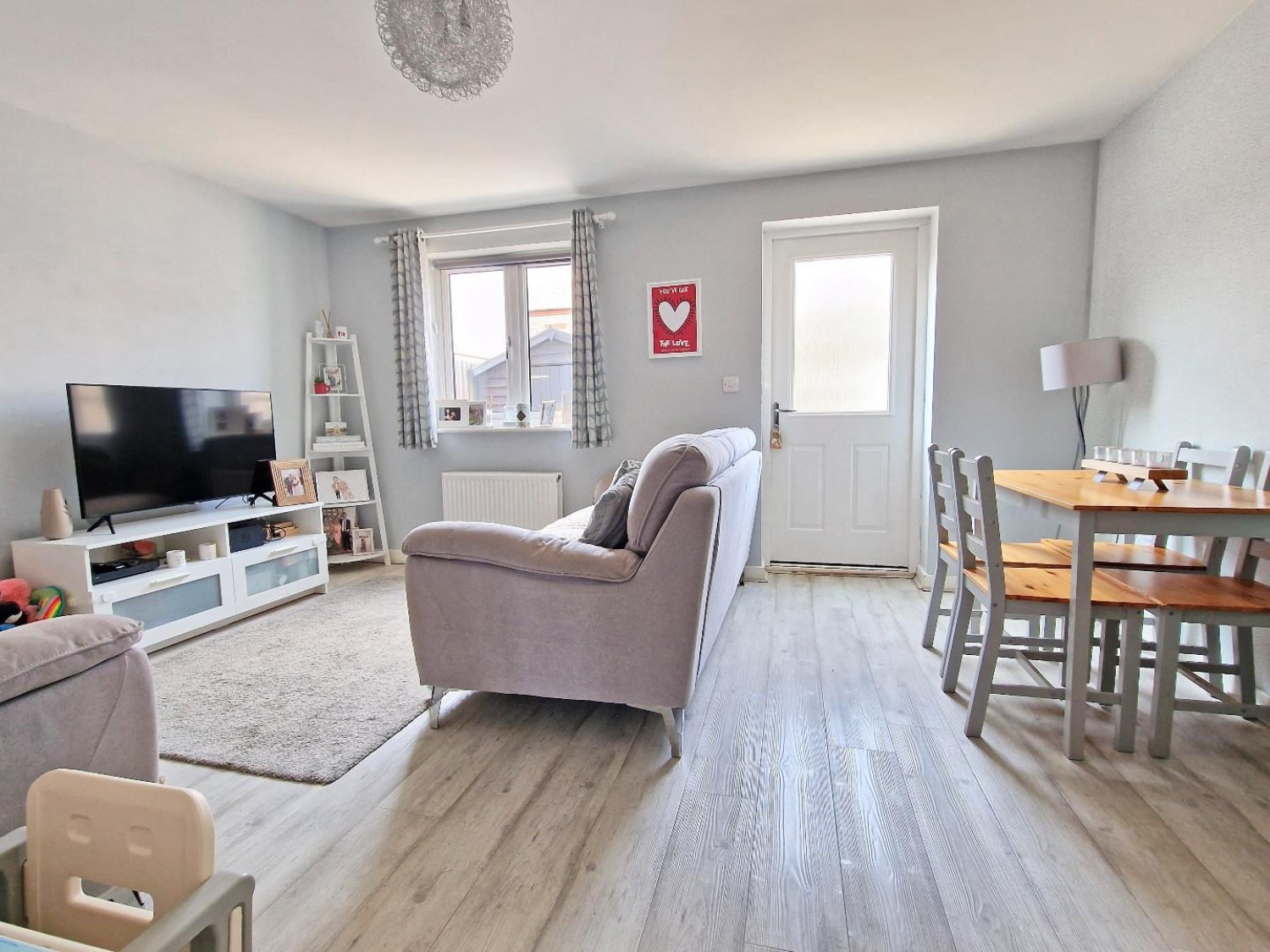 2 bedroom House for sale in Redcar Road, Bicester