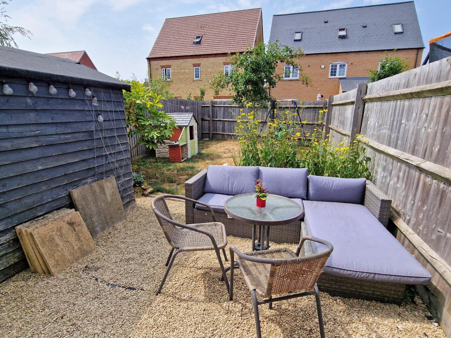 2 bedroom House for sale in Redcar Road, Bicester