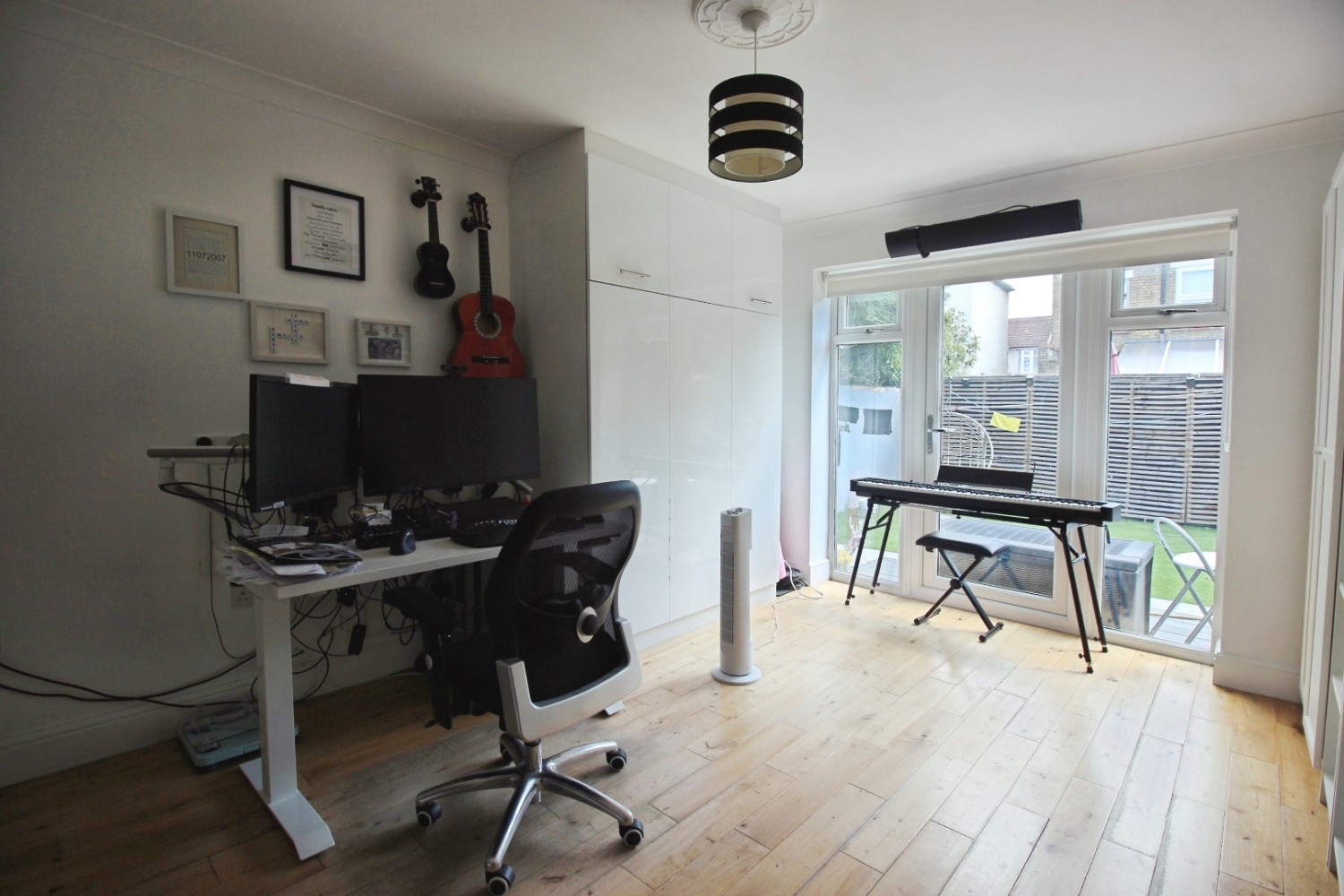 3 bedroom House to let in Myra Street, London