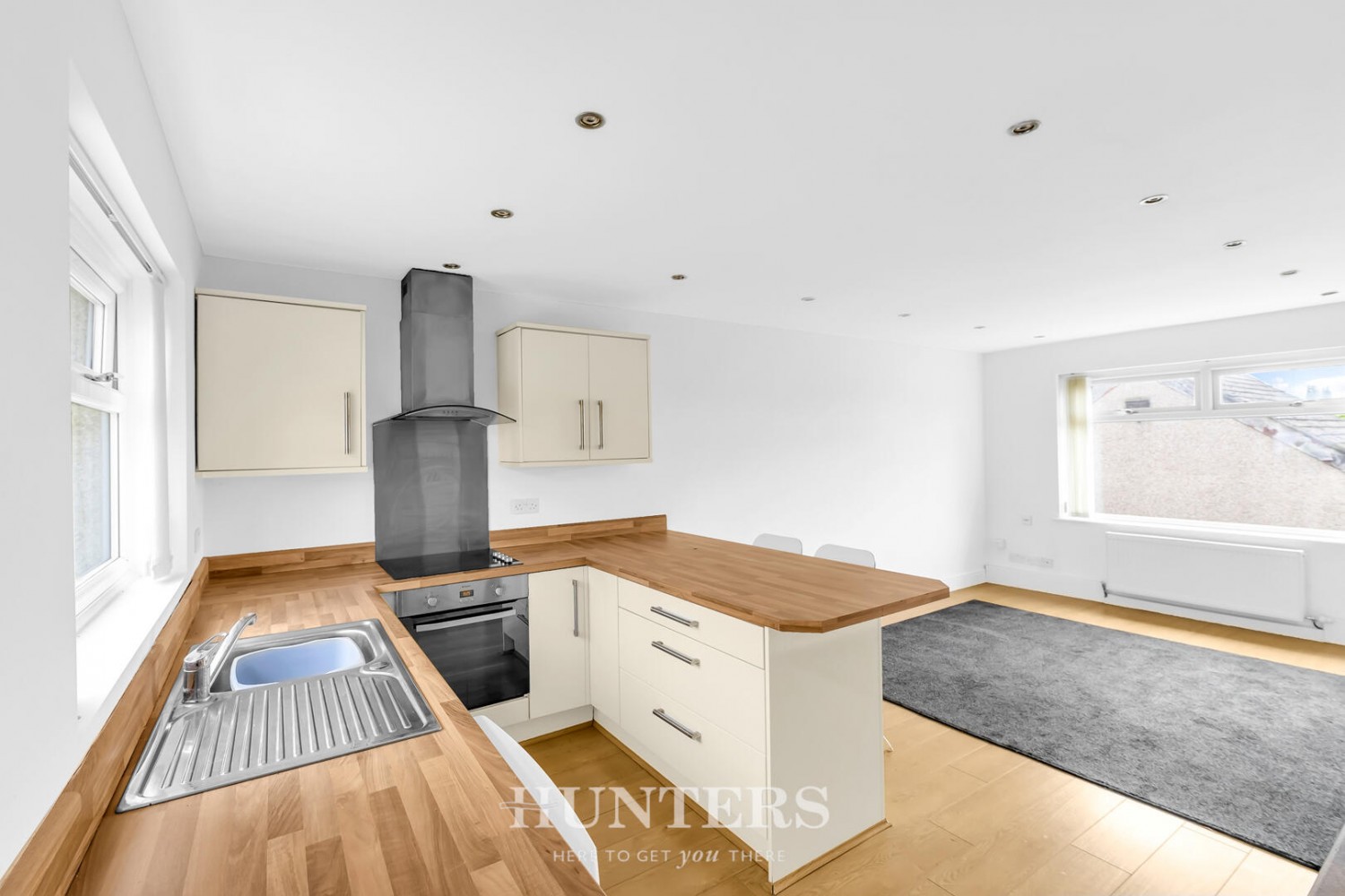 1 bedroom Flat for sale in Clarkson Close, Middleton, Manchester, M24