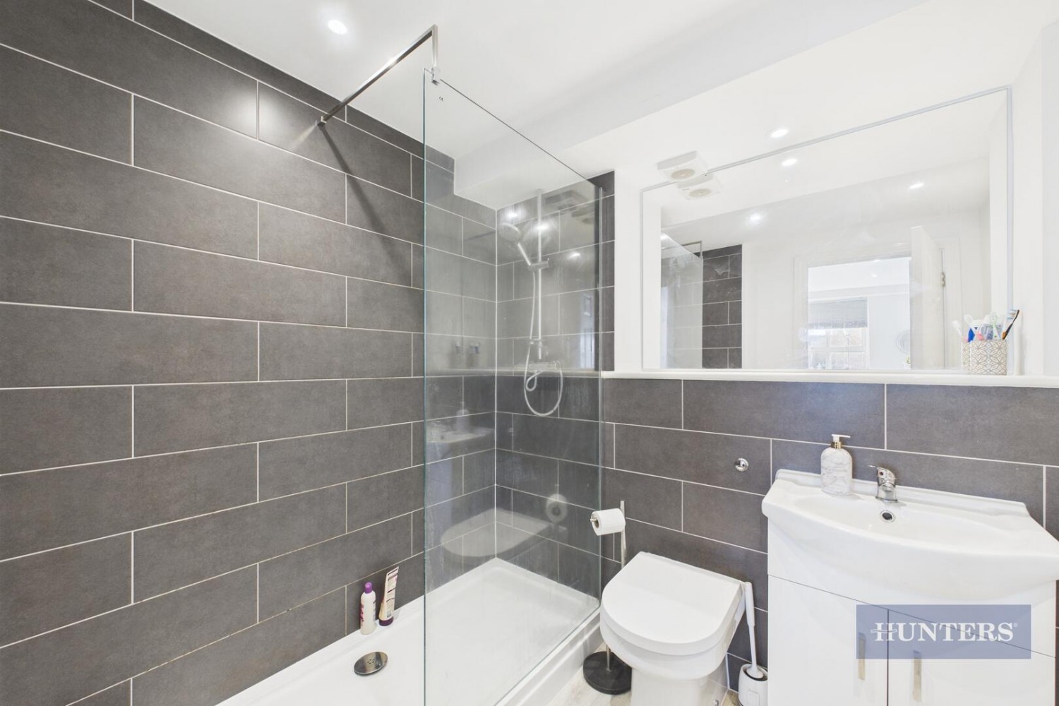 2 bedroom Flat to let in Andes Close, Southampton