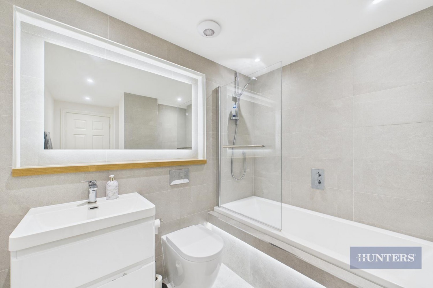 2 bedroom Flat to let in Andes Close, Southampton