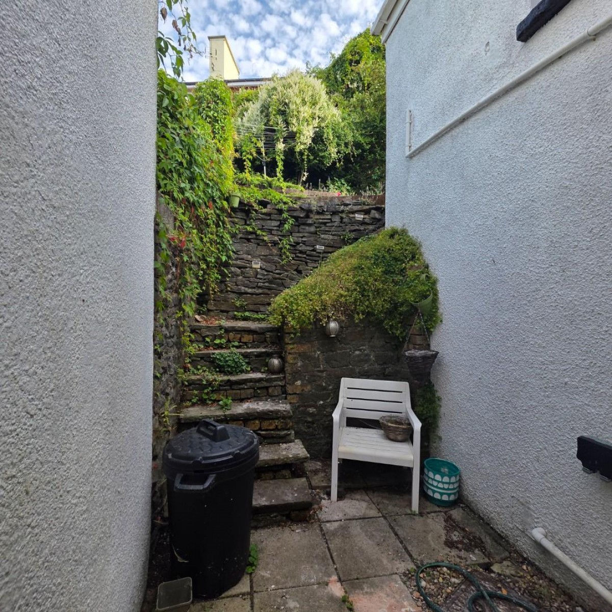 Llwynmadoc Street, Pontypridd