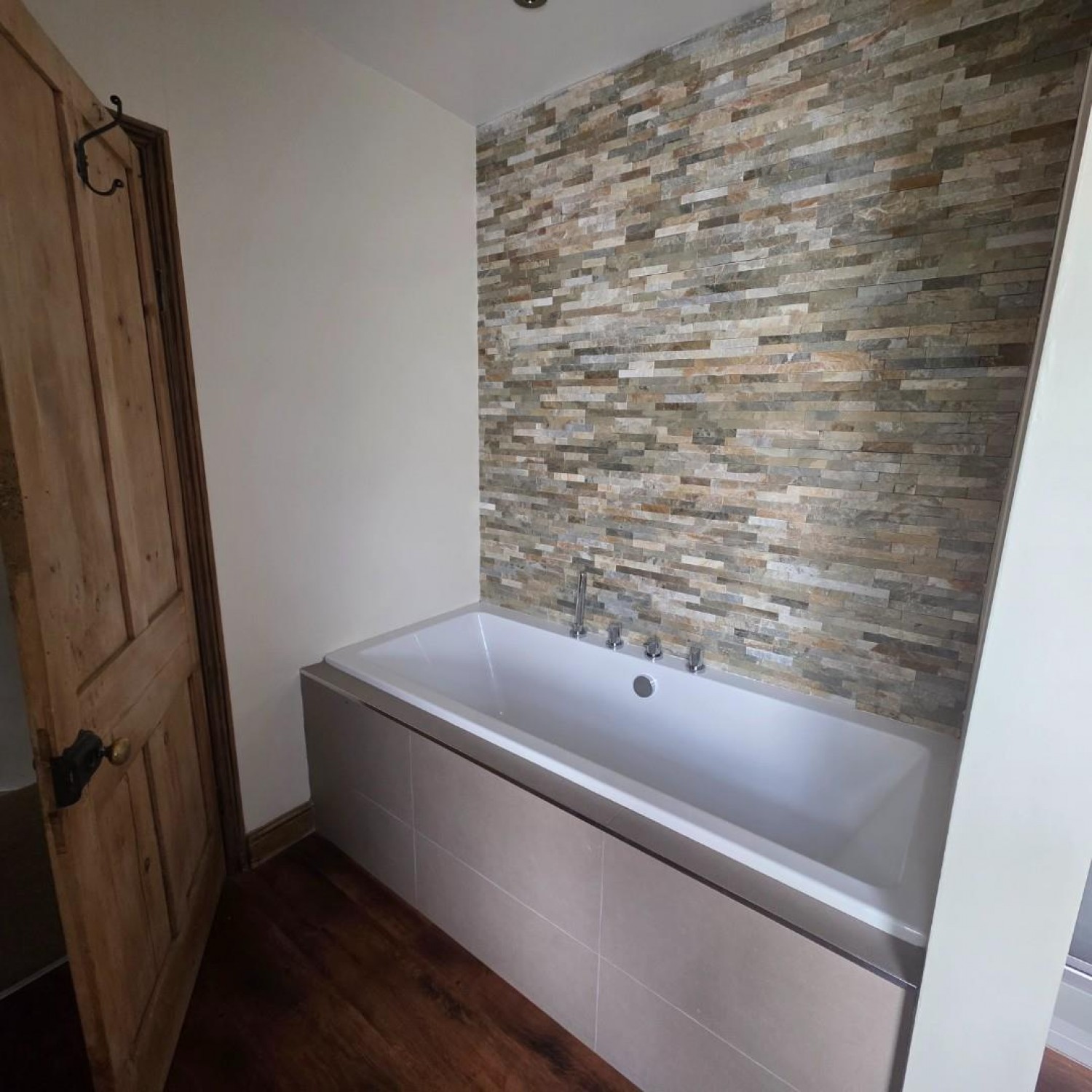 3 bedroom House to let in Llwynmadoc Street, Pontypridd