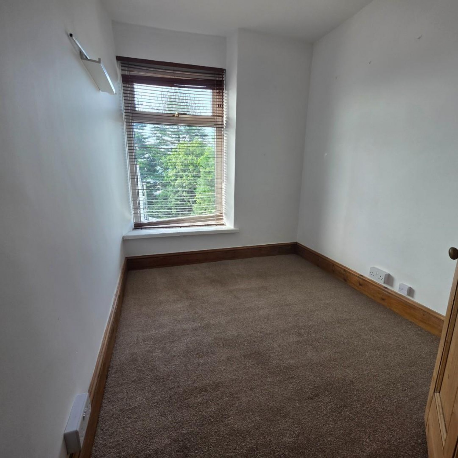 3 bedroom House to let in Llwynmadoc Street, Pontypridd