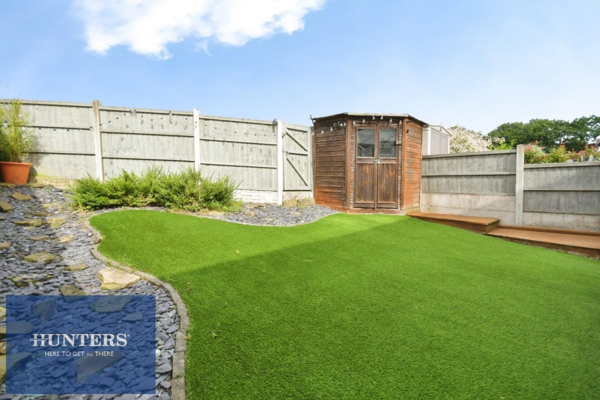 Acacia Avenue, Hollingwood, Chesterfield, S43 2JE