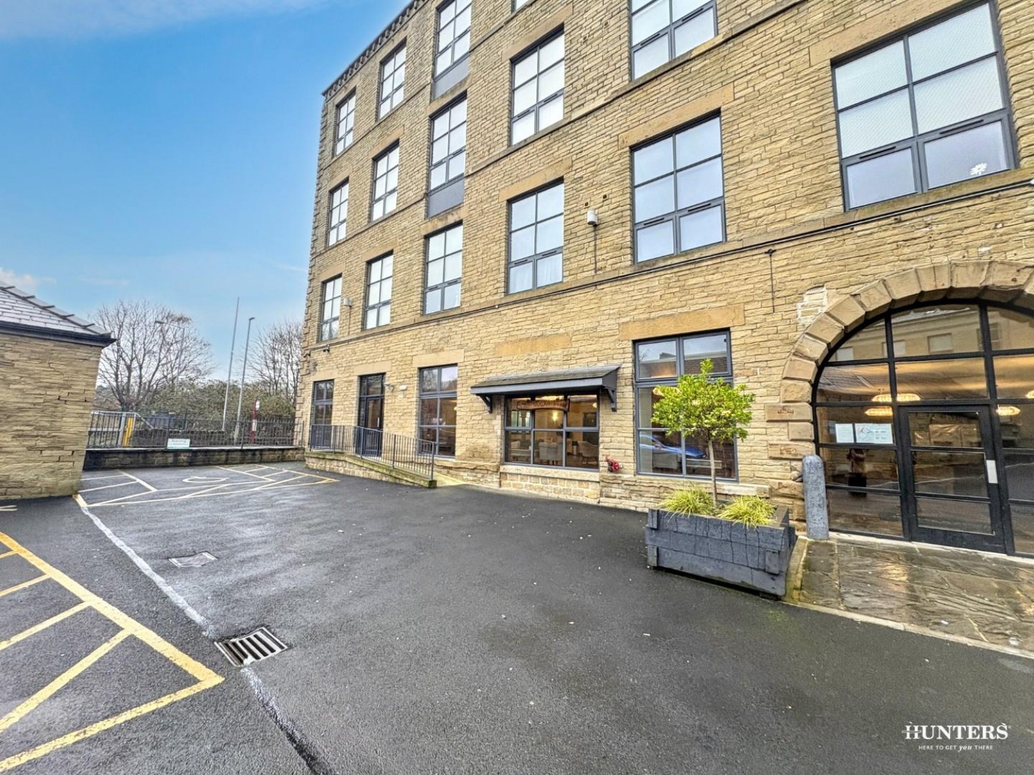 1 bedroom Flat to let in Upper Blakeridge Lane, Batley