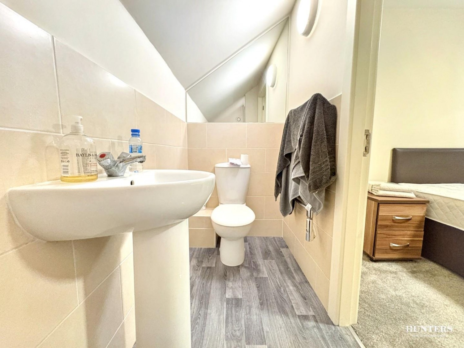 1 bedroom Flat to let in Upper Blakeridge Lane, Batley