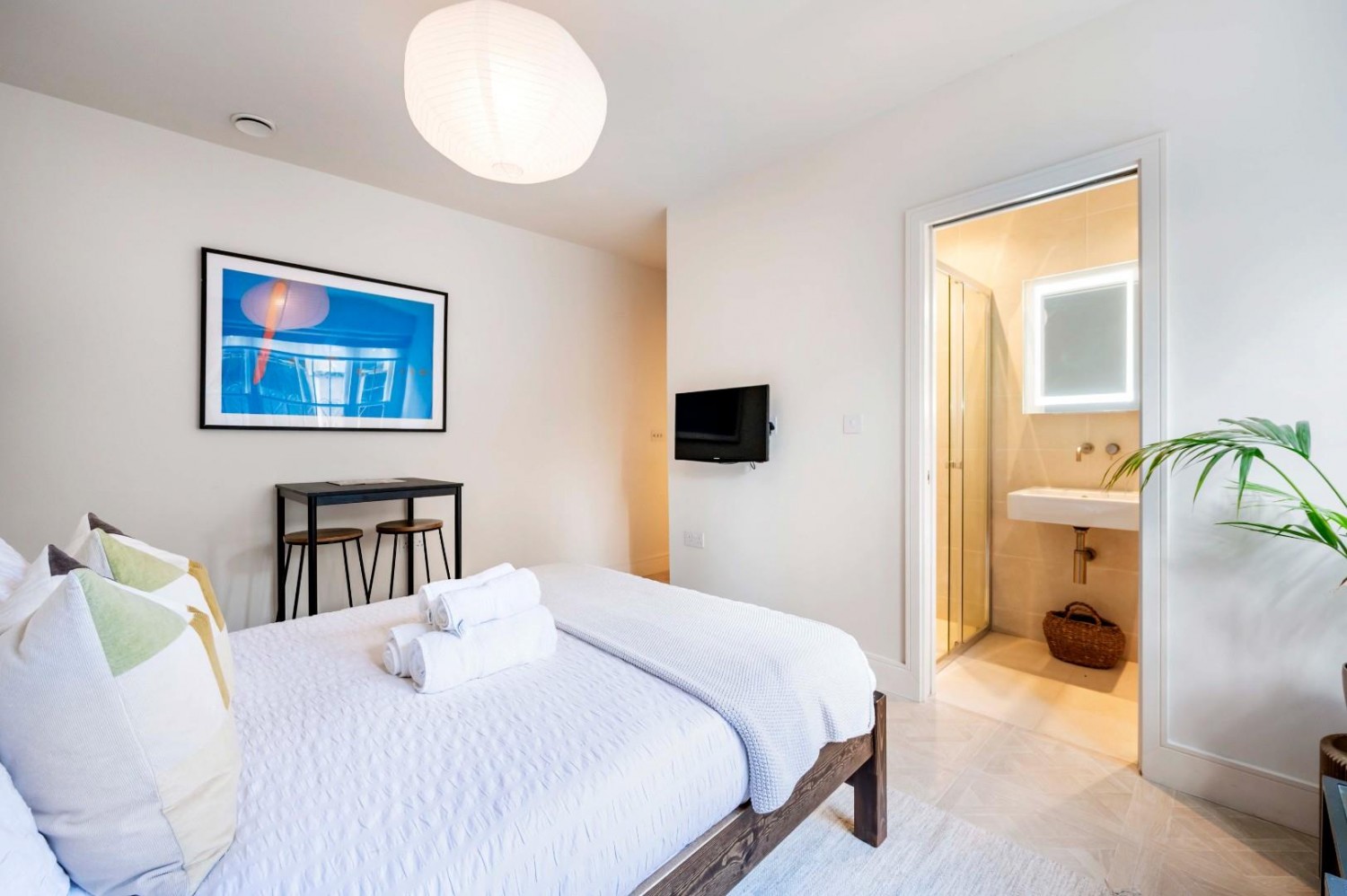 2 bedroom Flat to let in Mildmay Grove South, London, N1