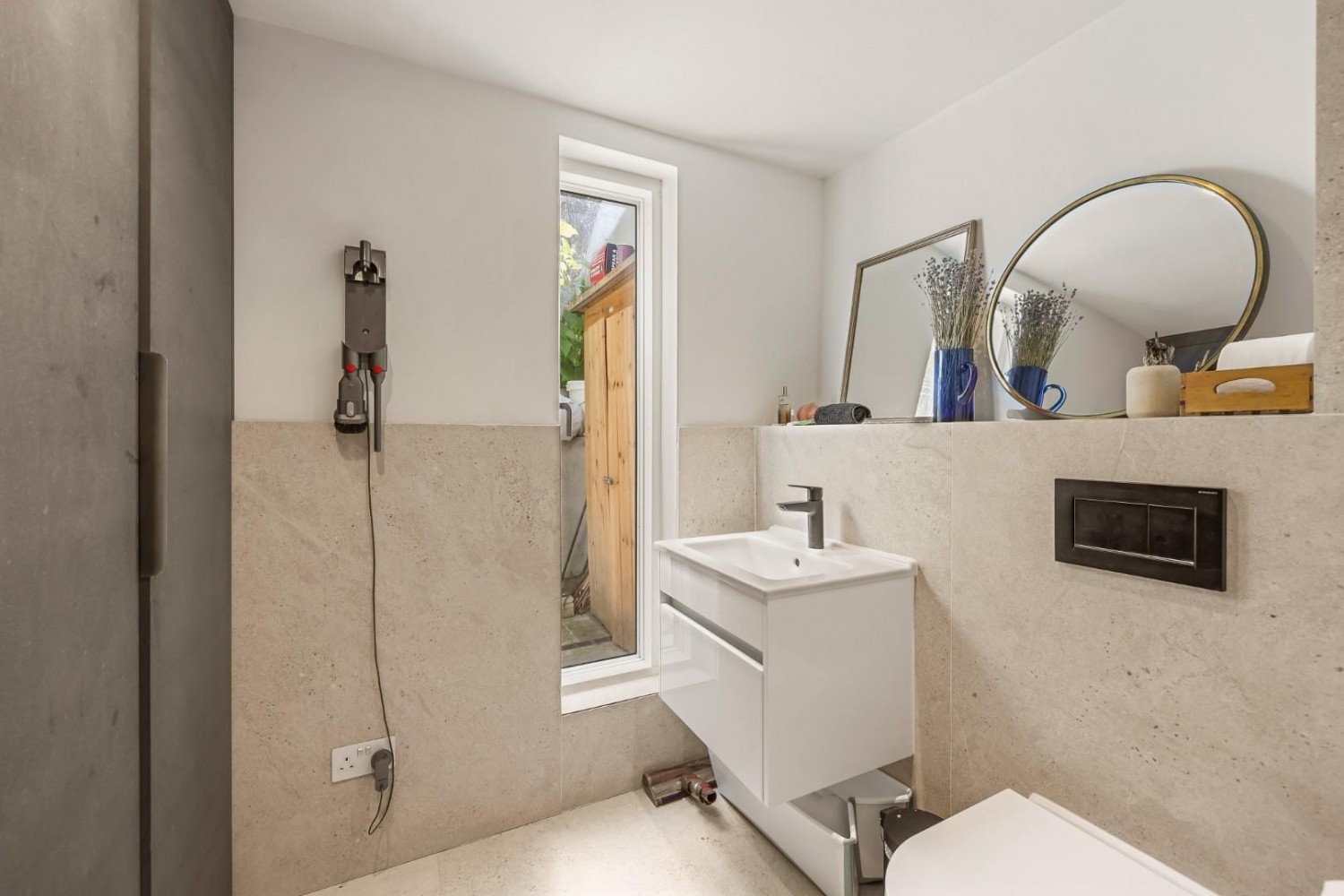 2 bedroom Flat to let in Mildmay Grove South, London, N1
