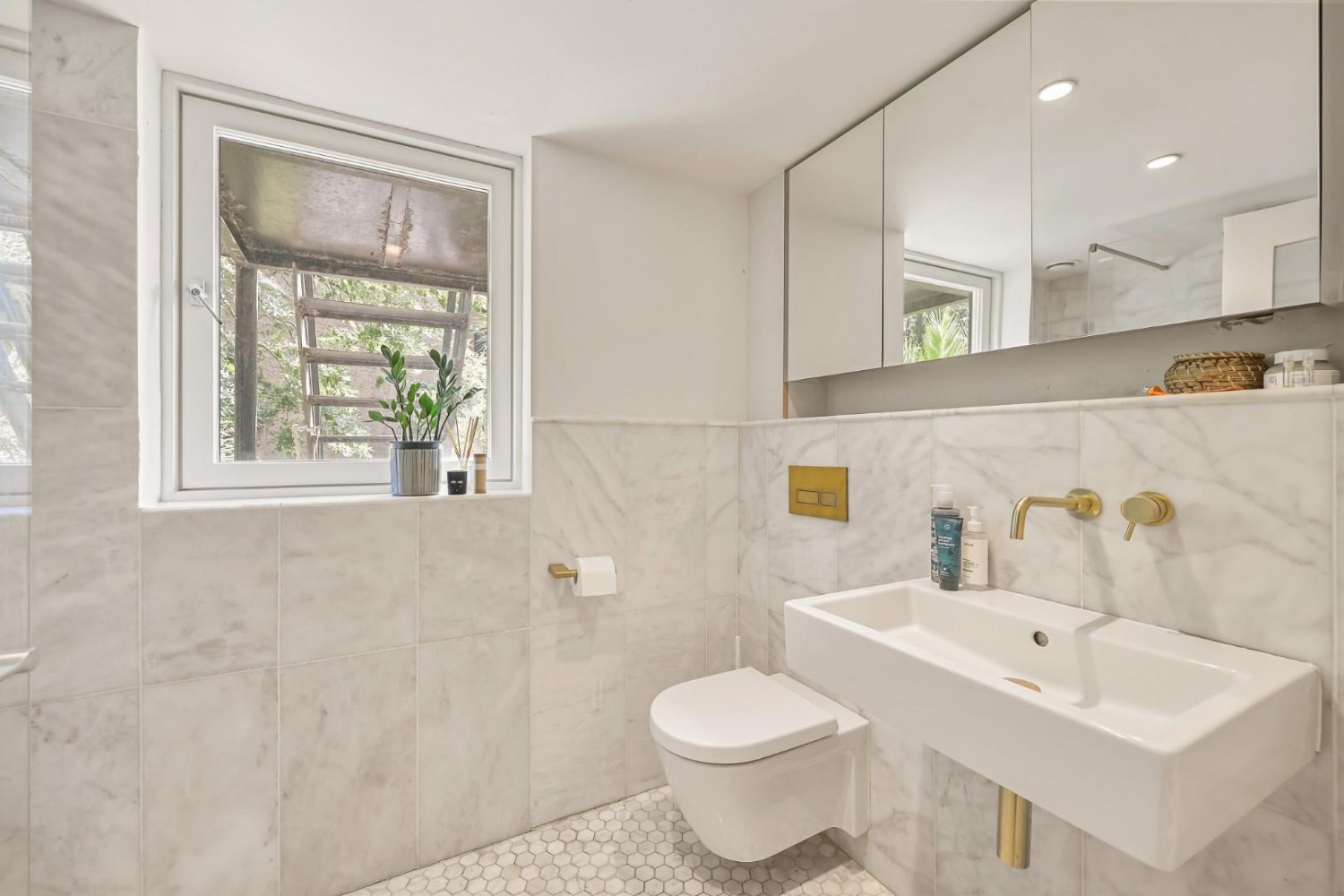 2 bedroom Flat to let in Mildmay Grove South, London, N1
