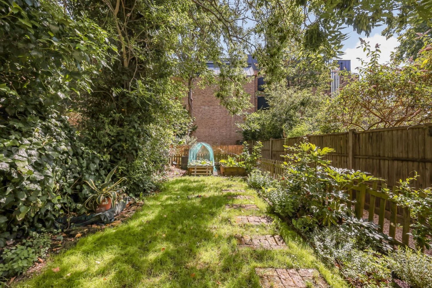 2 bedroom Flat to let in Mildmay Grove South, London, N1