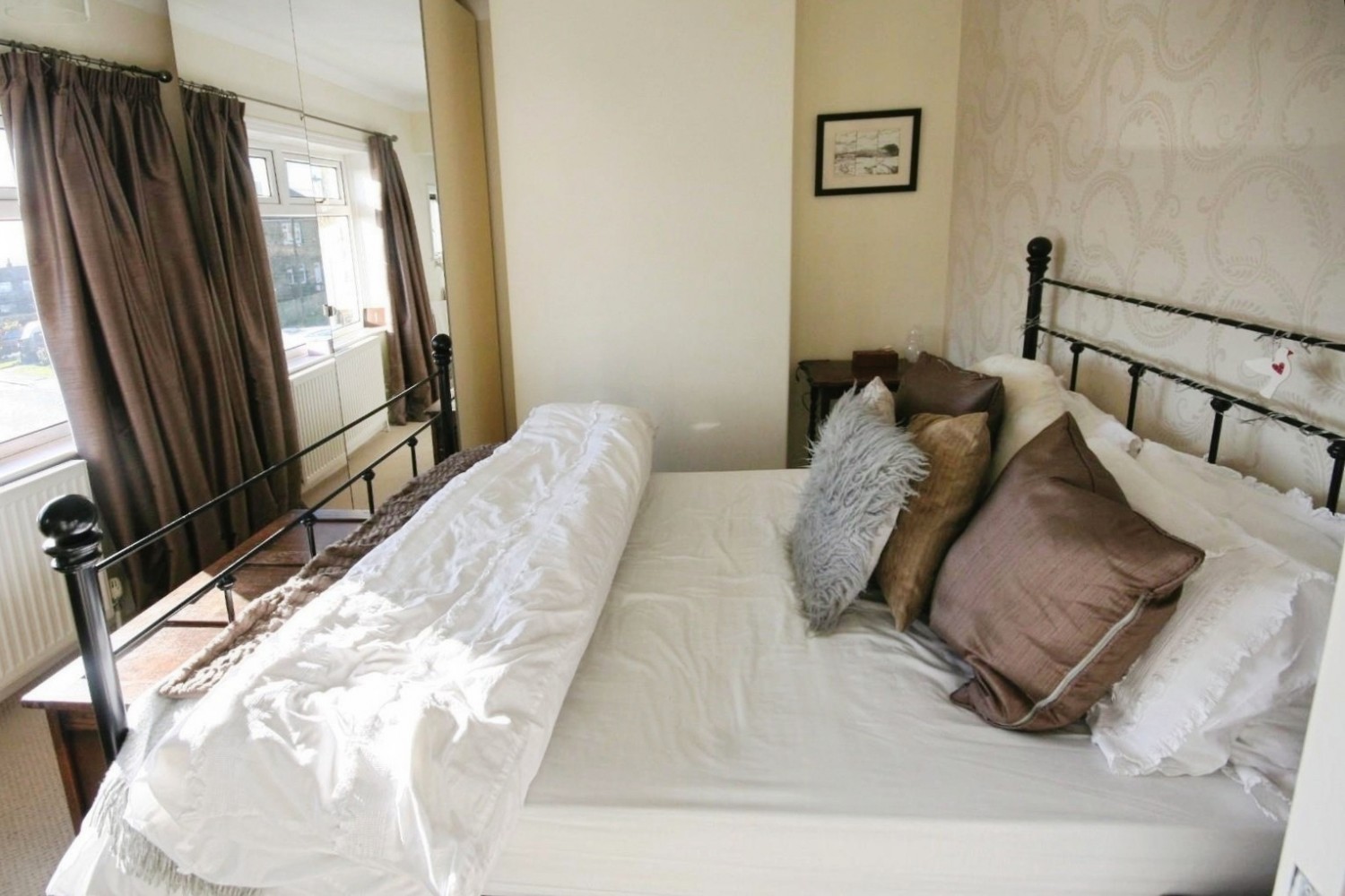 2 bedroom House to let in Moorland Crescent, Guiseley